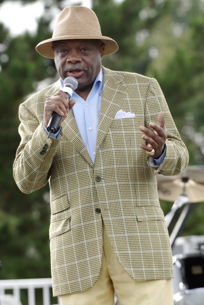 SAN FRANCISCO, CA - AUGUST 20: Ex-San Francisco Mayor Willie Brown announces James Brown at ''FOGG Fest 2006'' Festival of the Golden Gate at Fort Mason Great Meadow on August 20, 2006 in San Francisco, California. (Photo by Tim Mosenfelder/Getty Images)